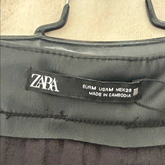 NWT Zara Black Faux Leather Pleated Mini Skirt - Picture 5 of 10